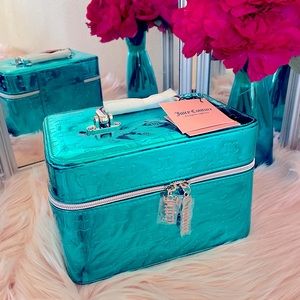 SOLD************Juicy Couture Logo Teal Makeup Cosmetic Train Case Bag